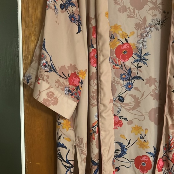 Bought for a styled shoot. - Picture 2 of 5